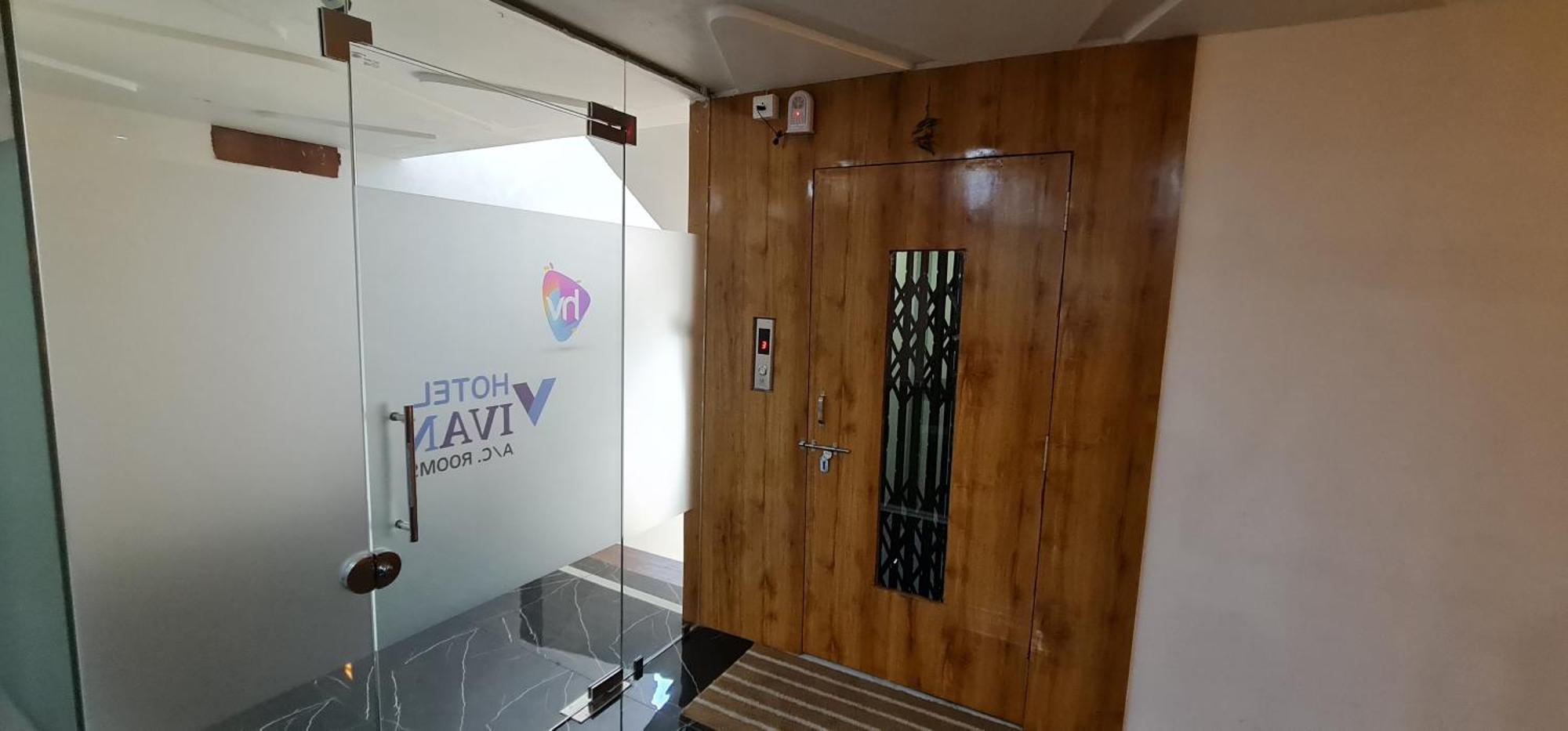 Hotel Vivan Vadodara Buitenkant foto